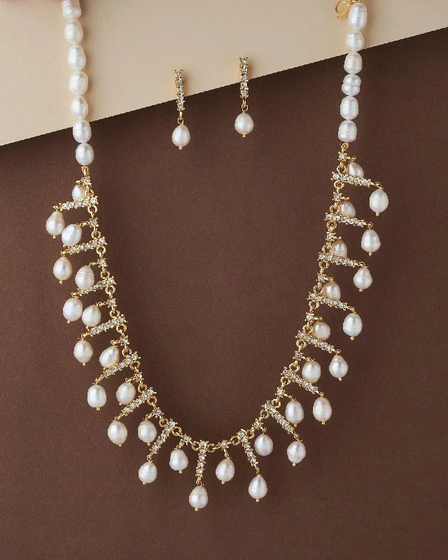 Tilted design necklaces-Exquisite Real Pearl Necklace Set