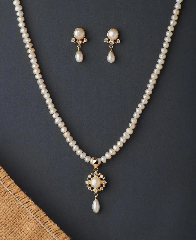 Multi-layer necklaces-Classy Real Pearl Necklace Set