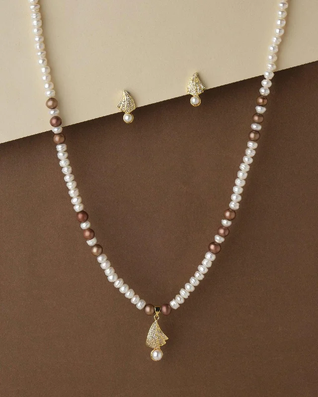 Cultured pearl necklaces-Elegant Pearl Necklace Set