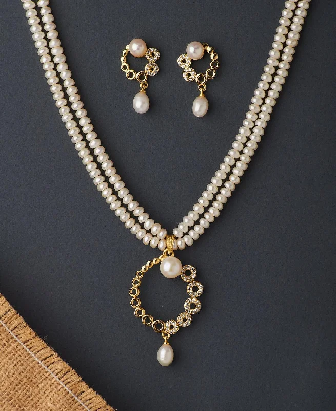 Silk thread necklaces-Delightful Real Pearl Necklace Set