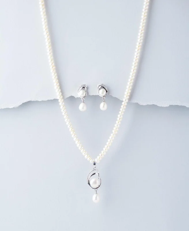 Secure clasp necklaces-Elegant Pearl Necklace Set