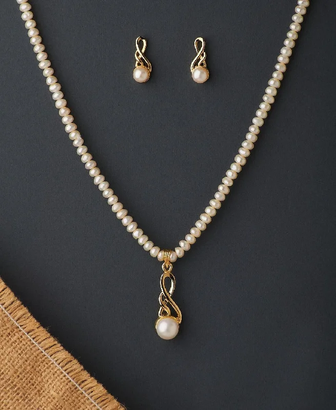 Full moon necklaces-Classy Real Pearl Necklace Set