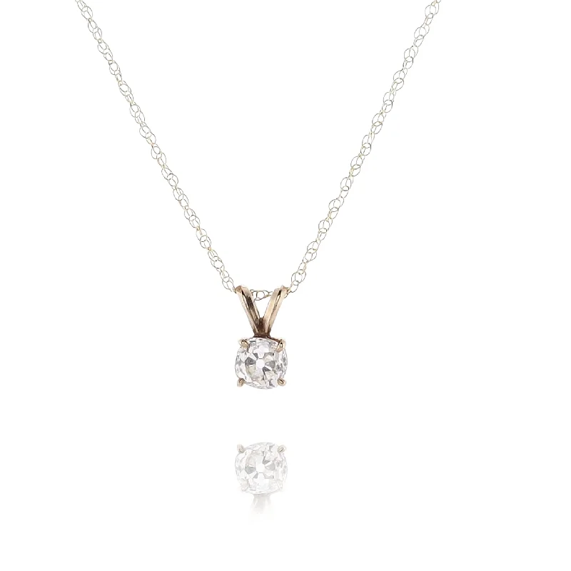 Solid bar necklaces-Estate 14 Karat Yellow Gold Solitaire Diamond Pendant Necklace