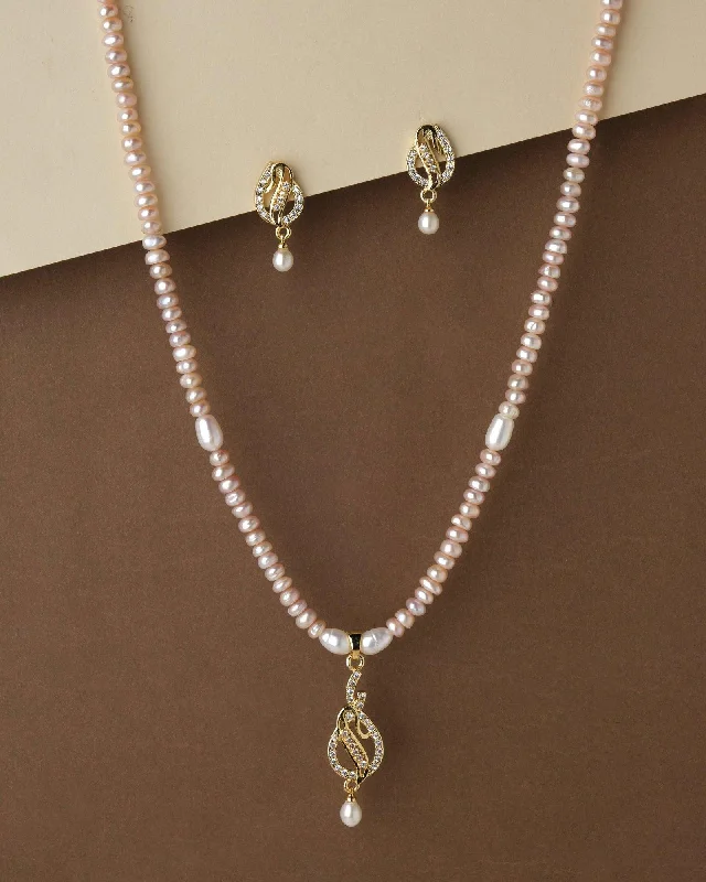 Tribal medallion necklaces-Elegant Pearl Necklace Set