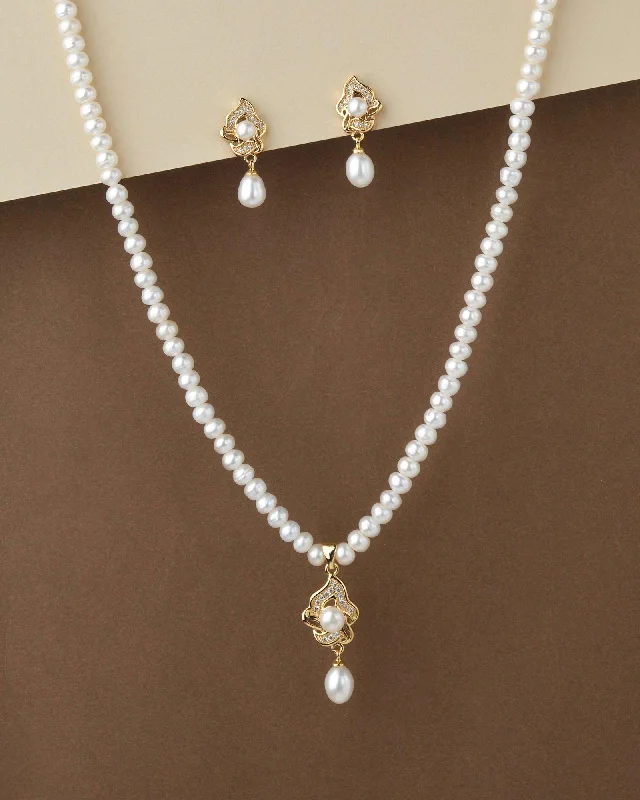 Alloy metal necklaces-Elegant Real Pearl Necklace Set S23550