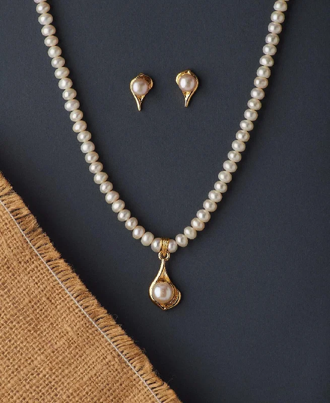 Coiled cord necklaces-Elegant Real Pearl Necklace Set