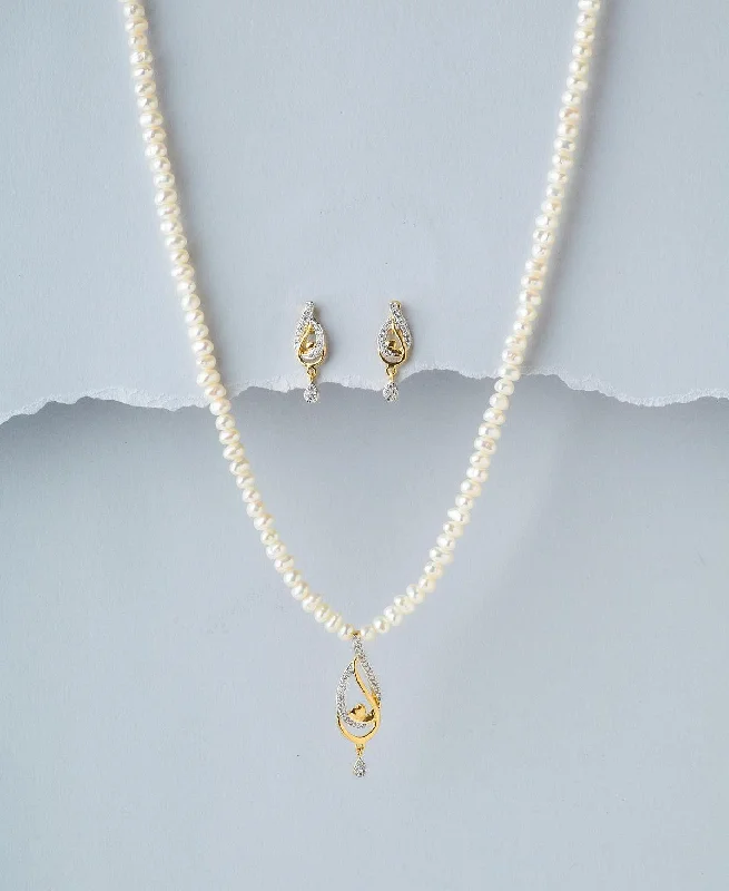 Soft thread necklaces-Elegant Pearl Necklace Set