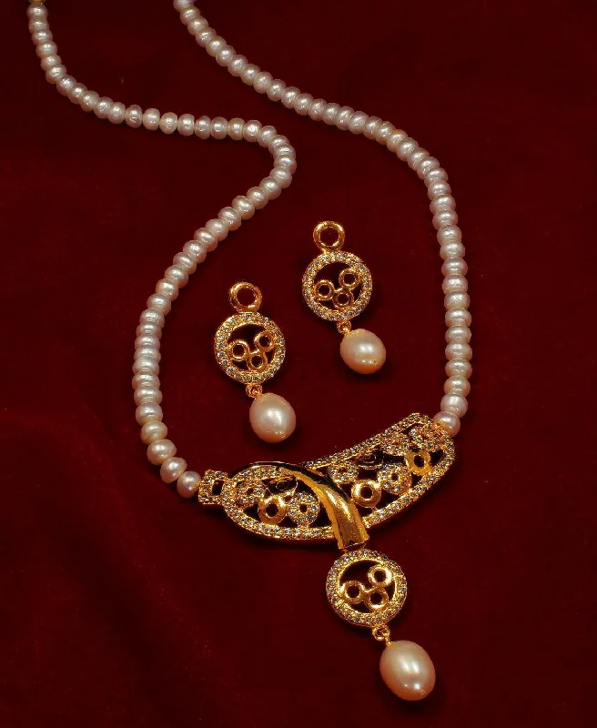 Joy charm necklaces-Elegant Pearl Necklace Set