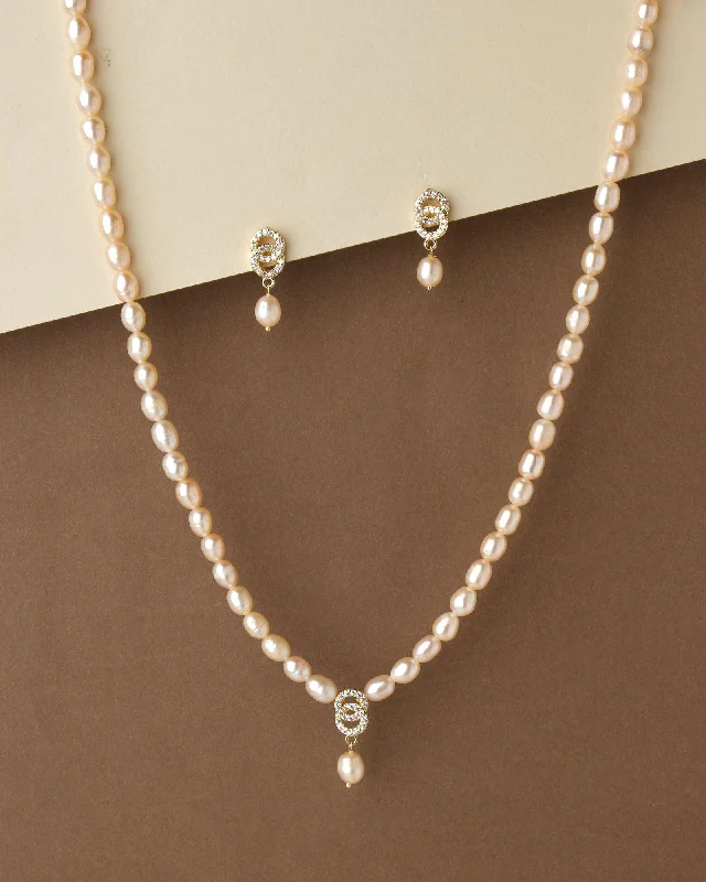 Layered link necklaces-Elegant Pearl Necklace Set