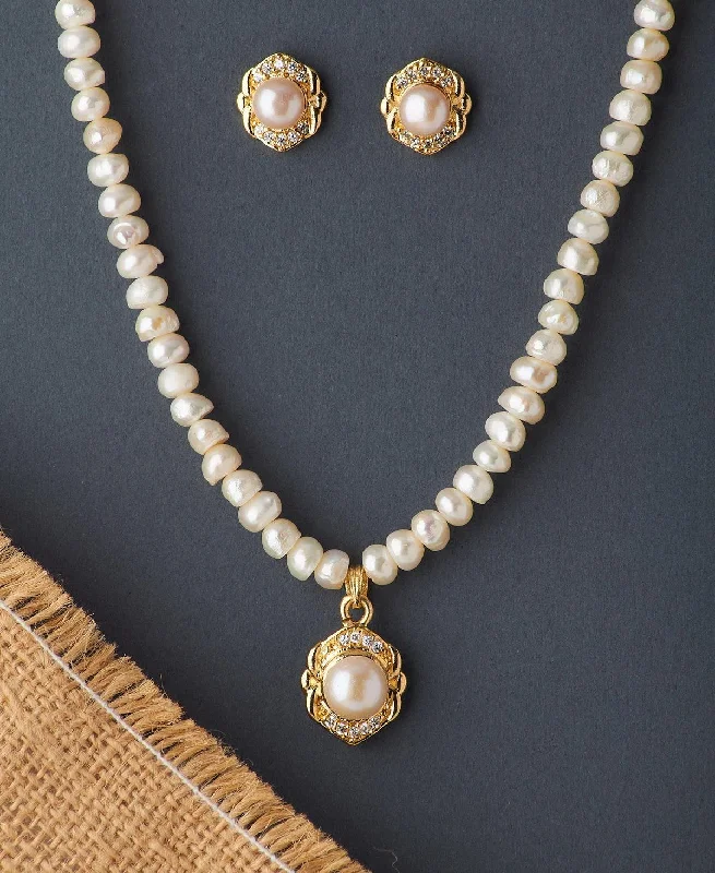 Silk thread necklaces-Elegant Real Pearl Necklace Set